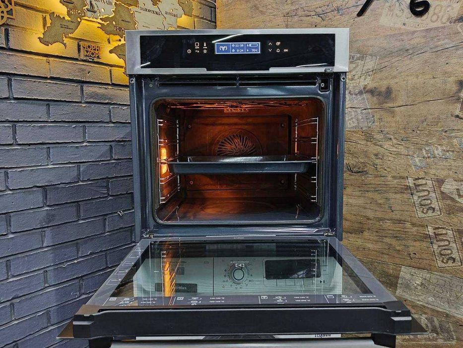Продається вбудована духова шафа Electrolux EOA5851AAX 
Гарантія!