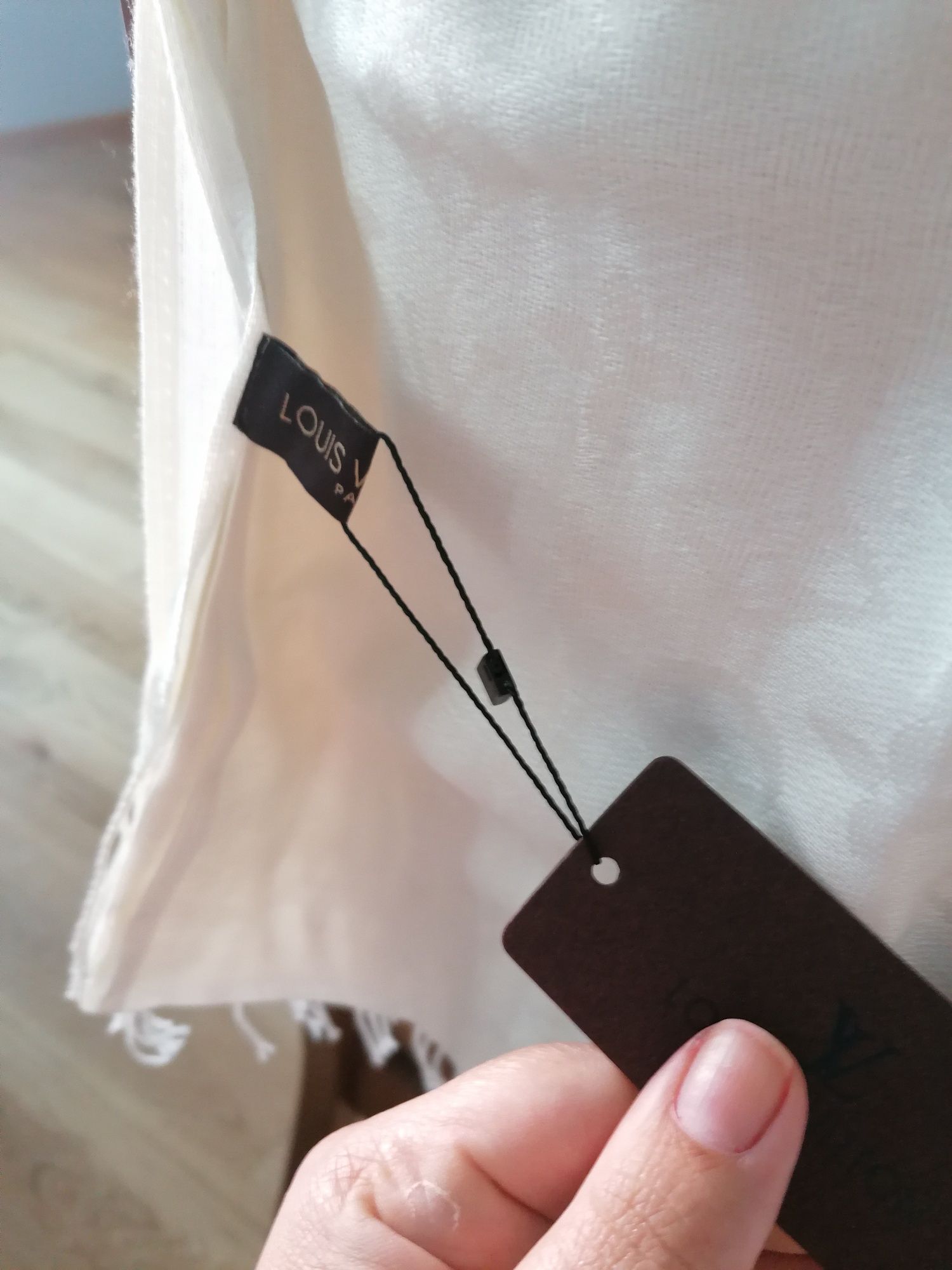 Louis Vuitton biały szal nowy