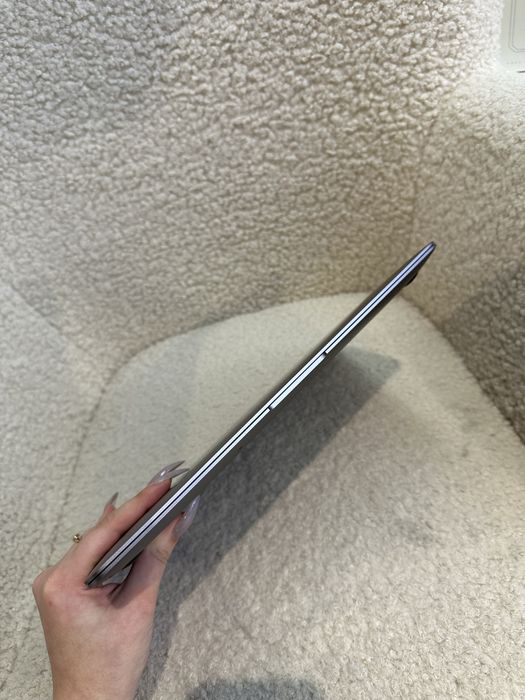 Used MacBook Air 13 M1 8/256 gb Space