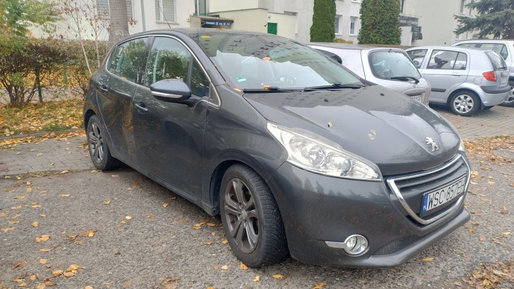 Peugeot 208 z 2016 r. z przebiegiem 70.000 km uszkodzony Warszawa