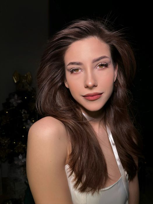 Манікюр/педикюр , нарощування вій , ламі вій/брів