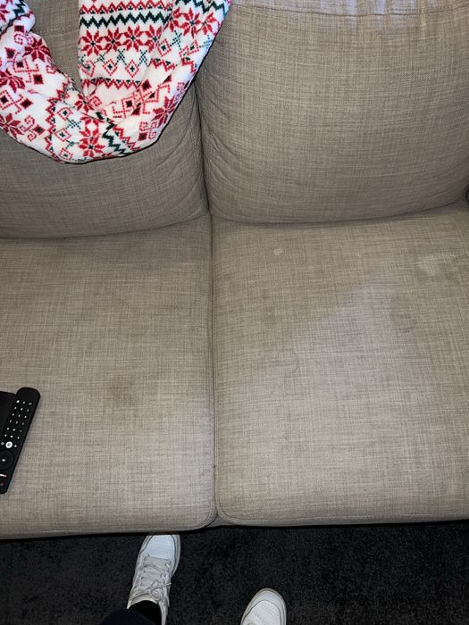 Sofá de dois lugares