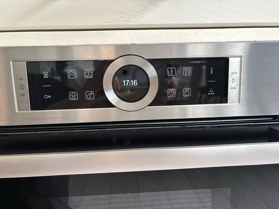 Продам духова шафа, вбудовувану пароварку Bosch Serie 8 CDG634AS