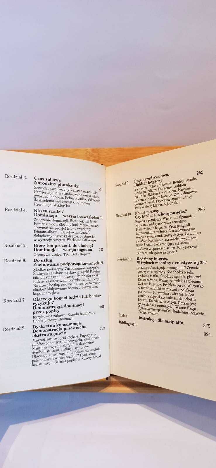 Historia naturalna bogaczy / Richard Conniff