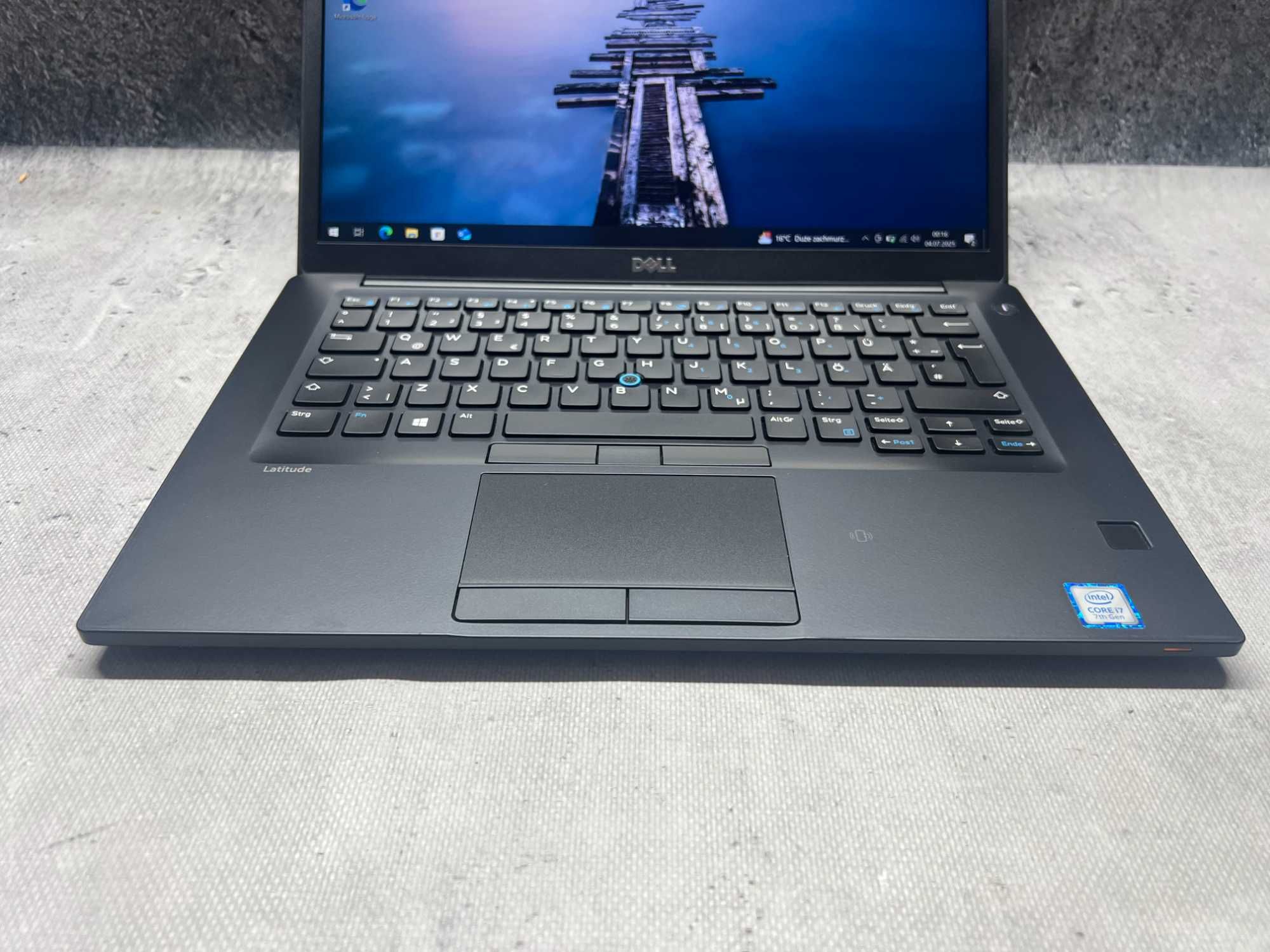 Dell Latitude / i7 7600u 3.9 GHz / 16GB DDR4 / 256GB SSD / 14 FHD /W11