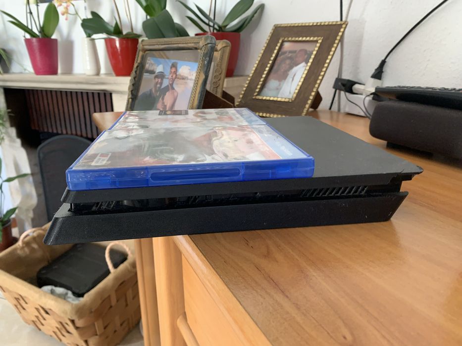 Ps4 - Slim 500 preto