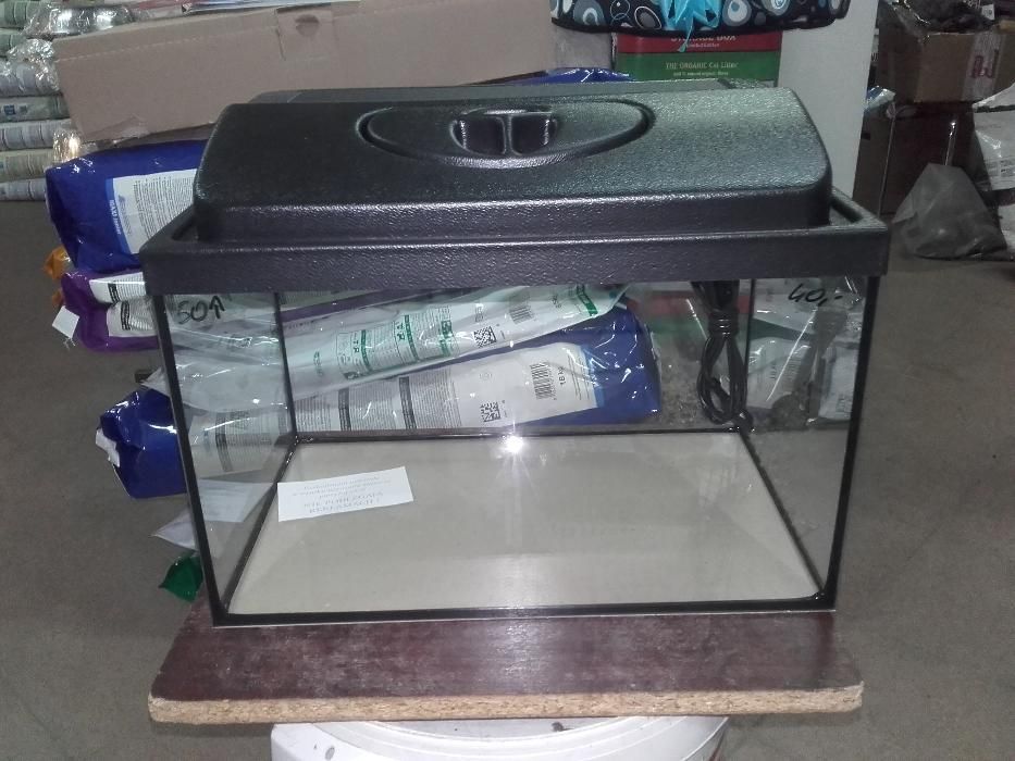 Akwarium proste 40x25x25 z pokrywą