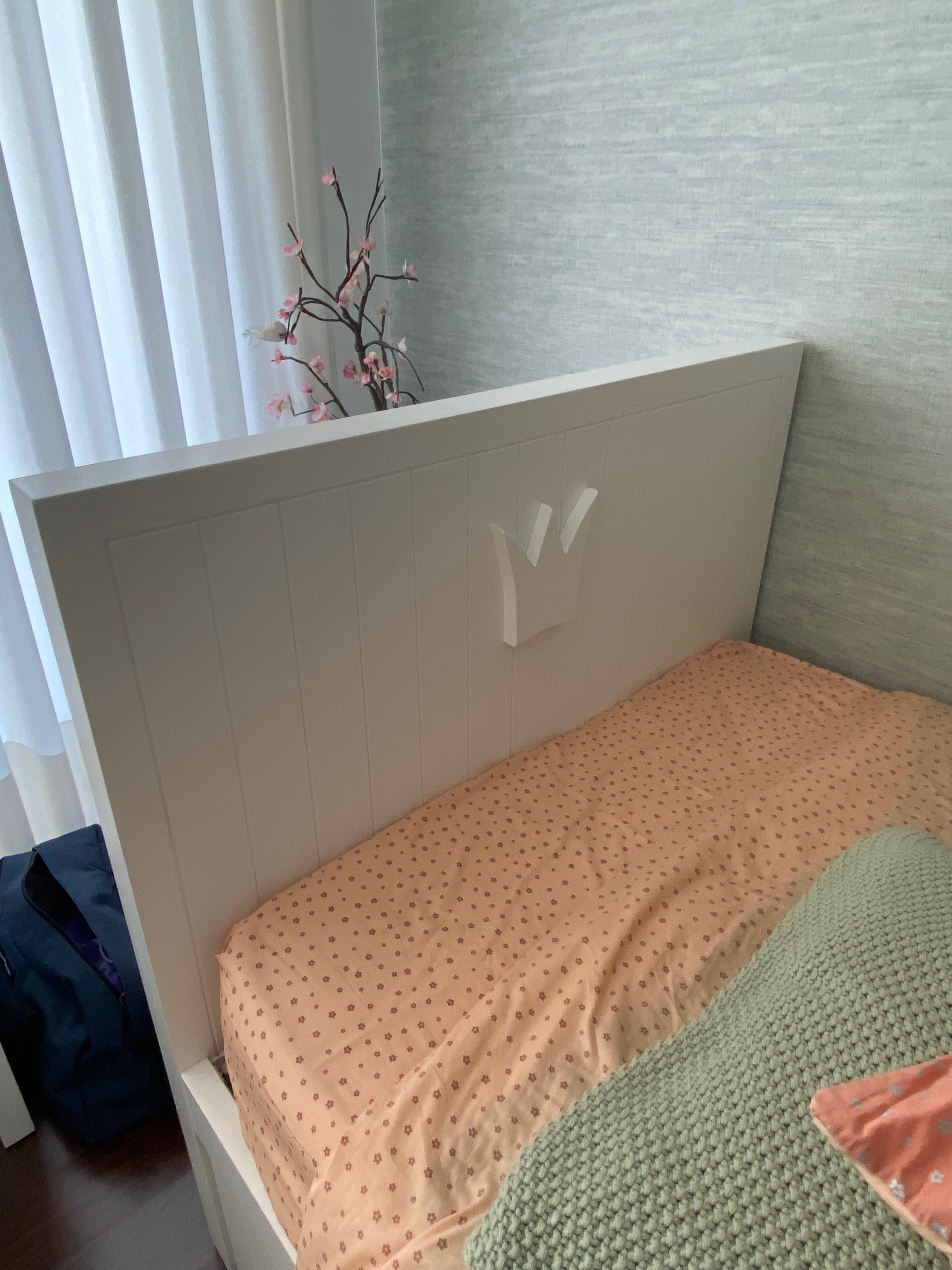 Cama criança lacada branca ripas com gavetão e 1 colchão