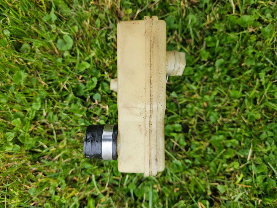 Zbiornik wyrównawczy oleju do przekładni Tuff Torq K46 !!!