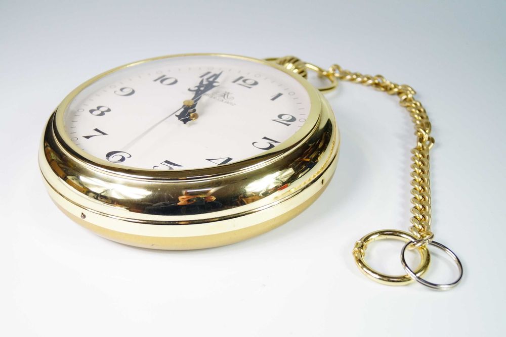 Ładny zegar na łańcuszku 67 cm