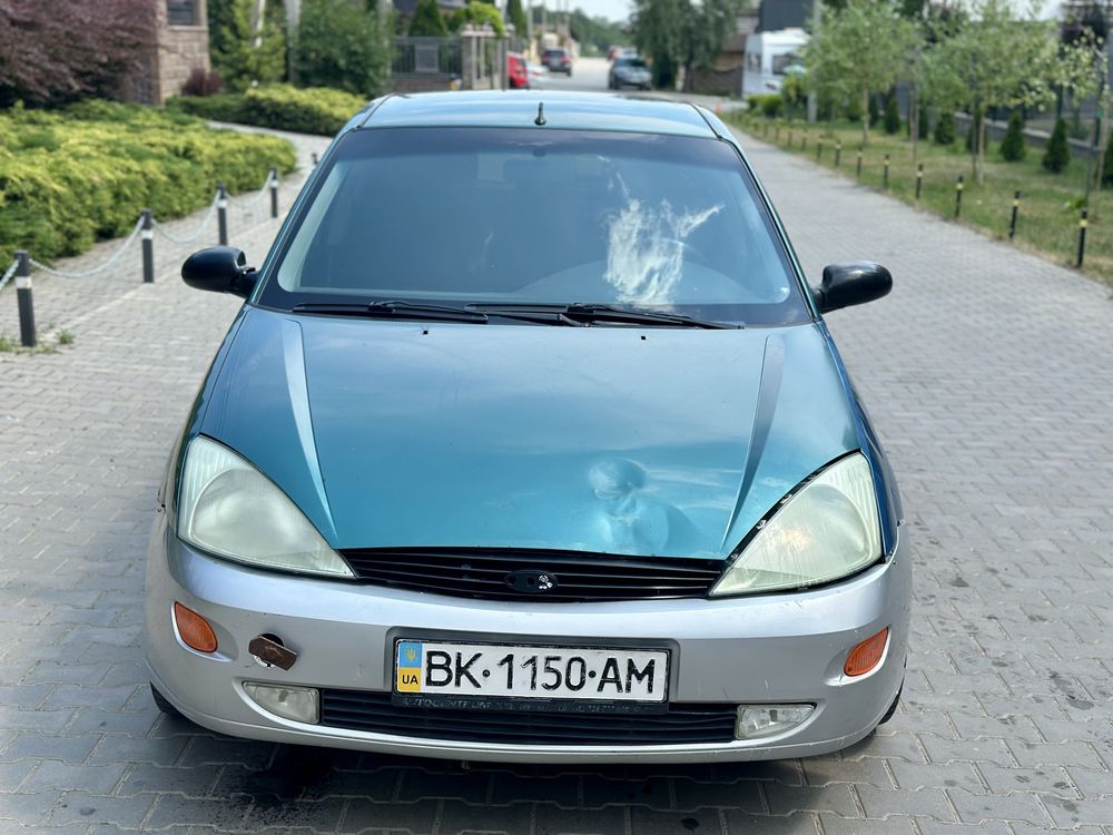 Продам Ford Focus 1998 рік,1.6 Бензин.