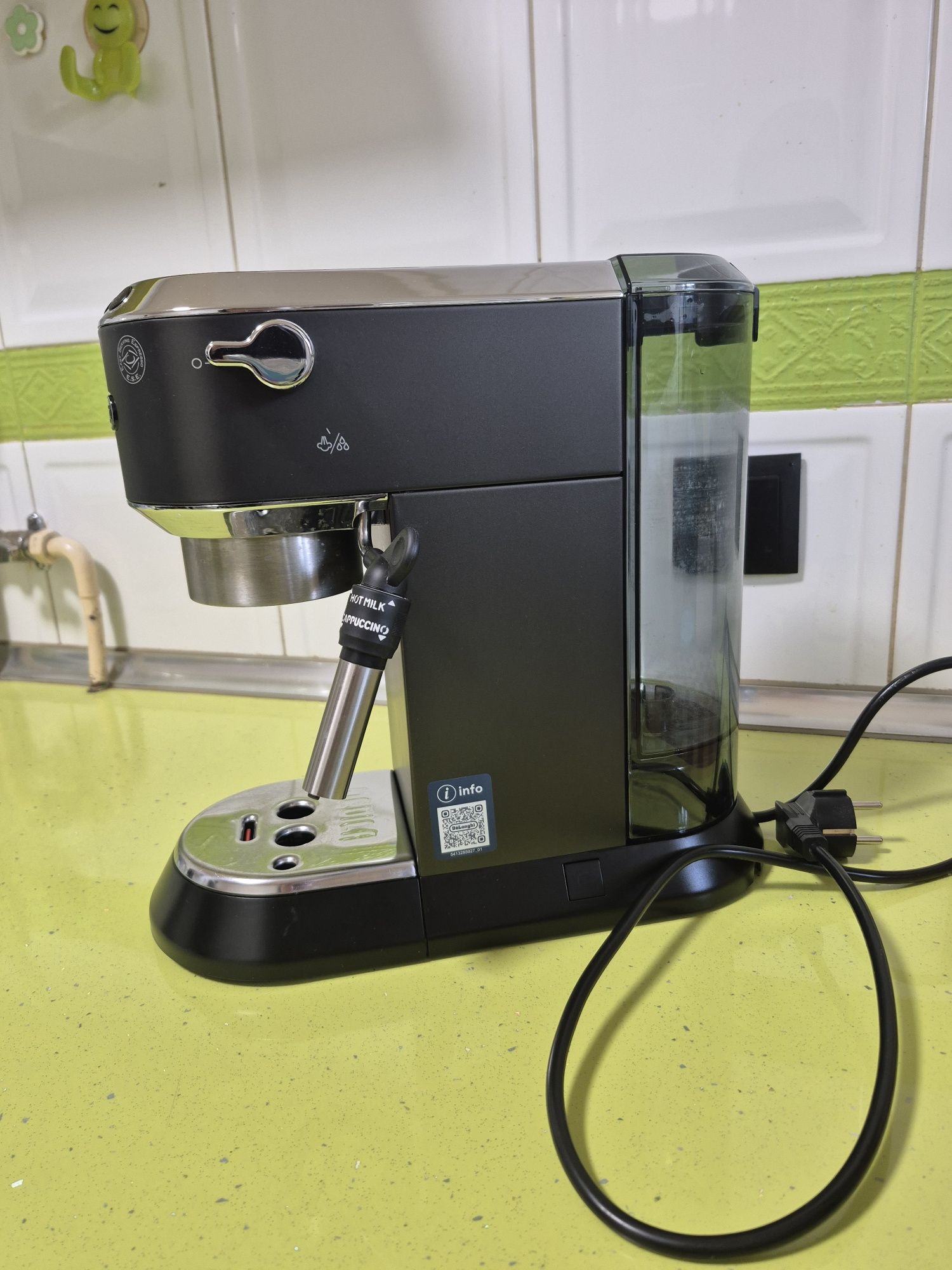Máquina de Café DeLonghi Dedica Style