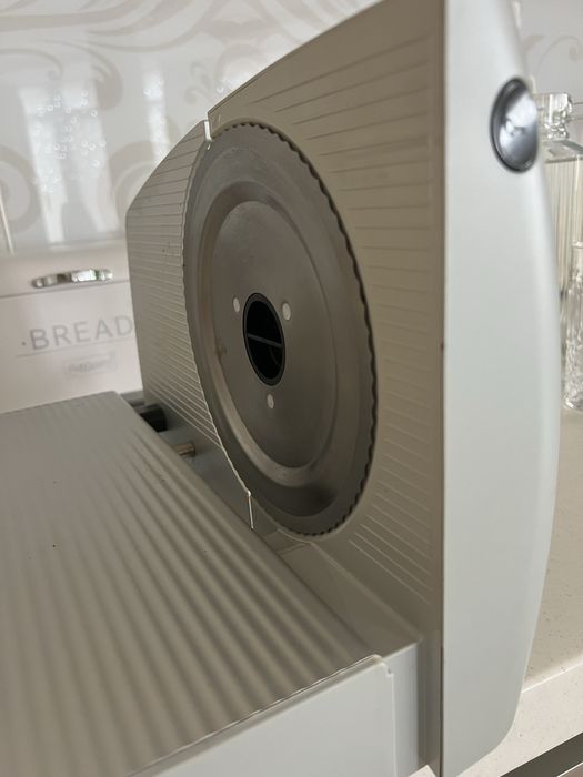 Ломтерезка для колбасы и хамона Bosch