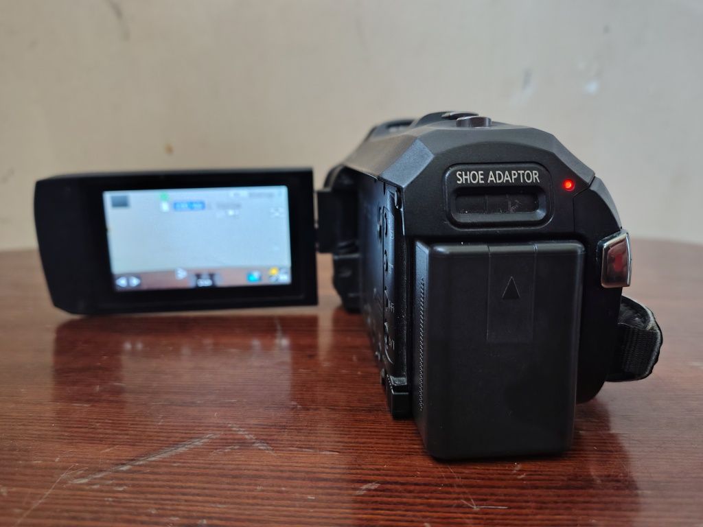 Відеокамера Panasonic HC - V770