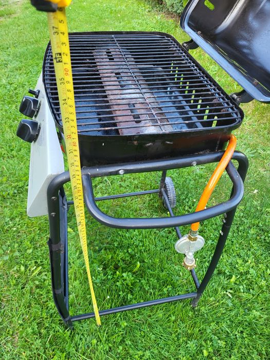 Gril gazowy przenośny na kółkach