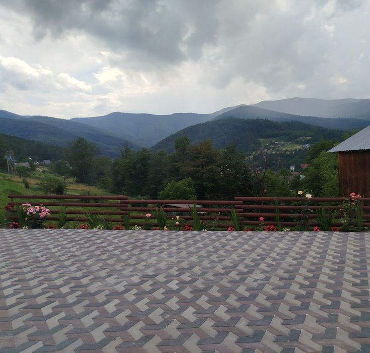 Будинок відпочинку "МЕЛОДІЯ КАРПАТ" і Карпатський чан