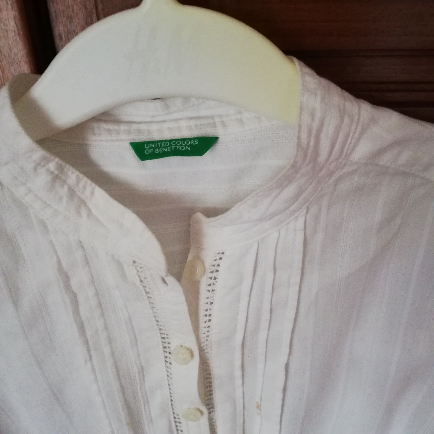 Lote de 2 blusas brancas Benetton e Zara 7A