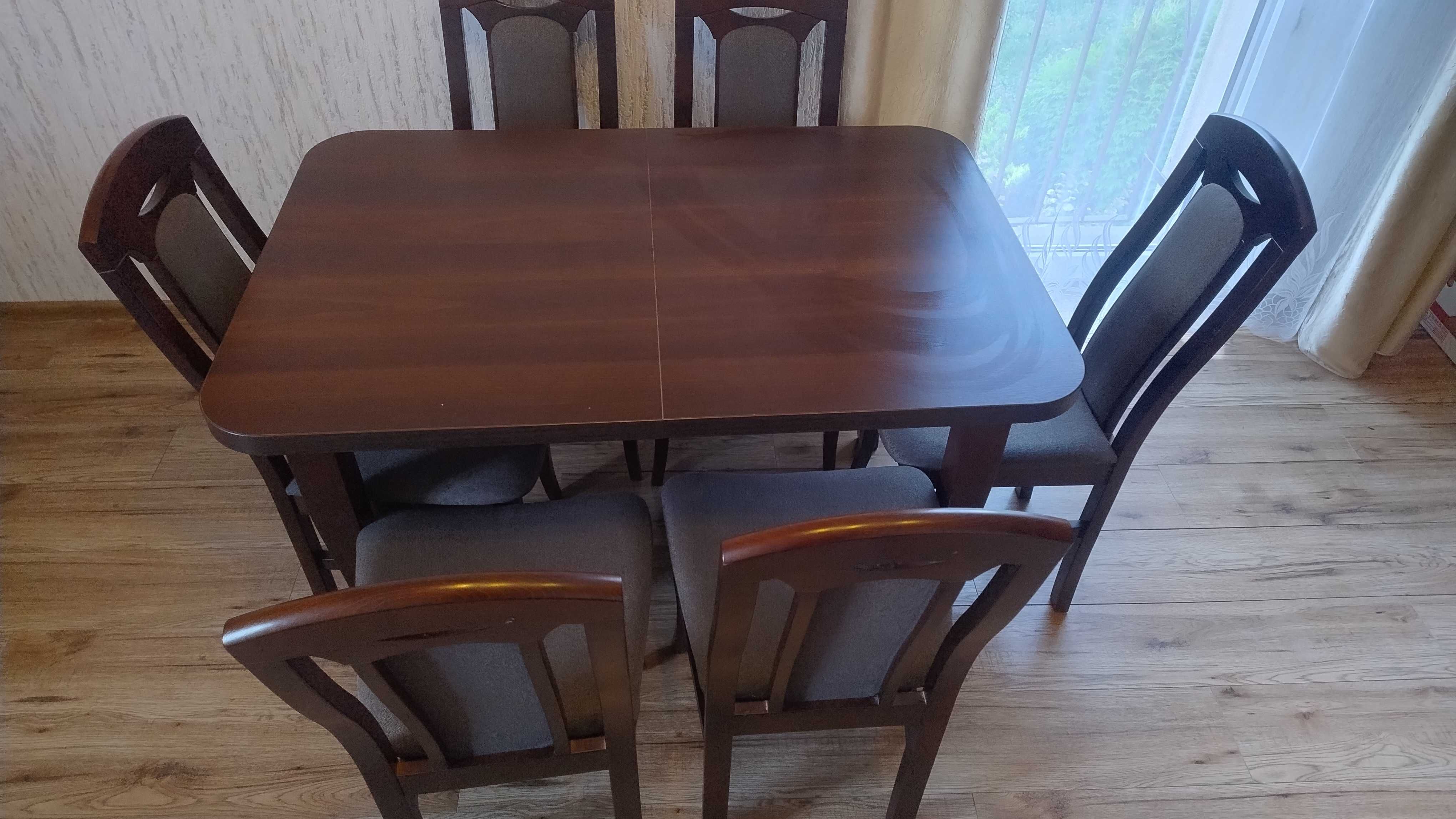 Stół plus 6 krzeseł