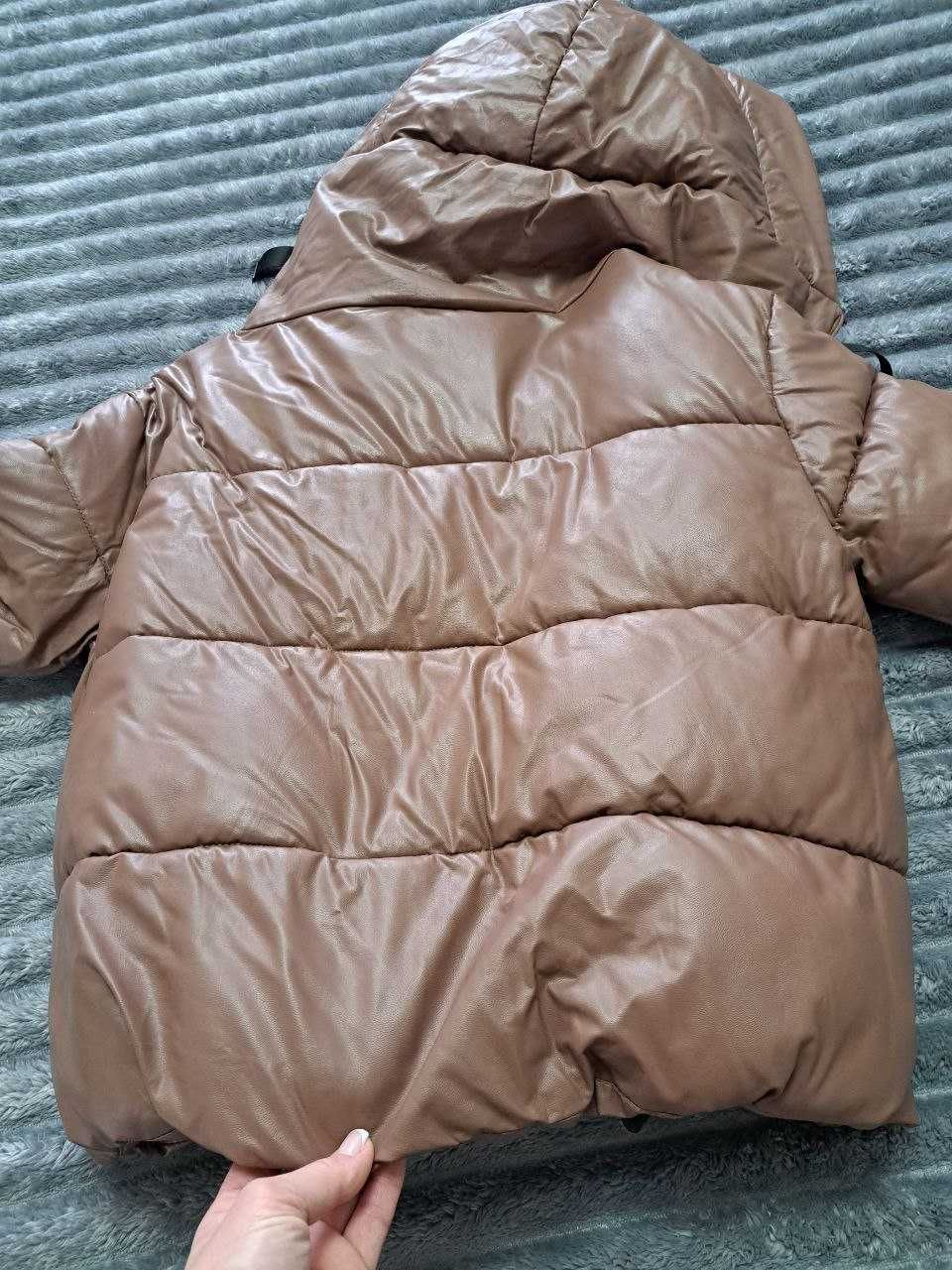 Куртка осень зима  в идеальном состоянии