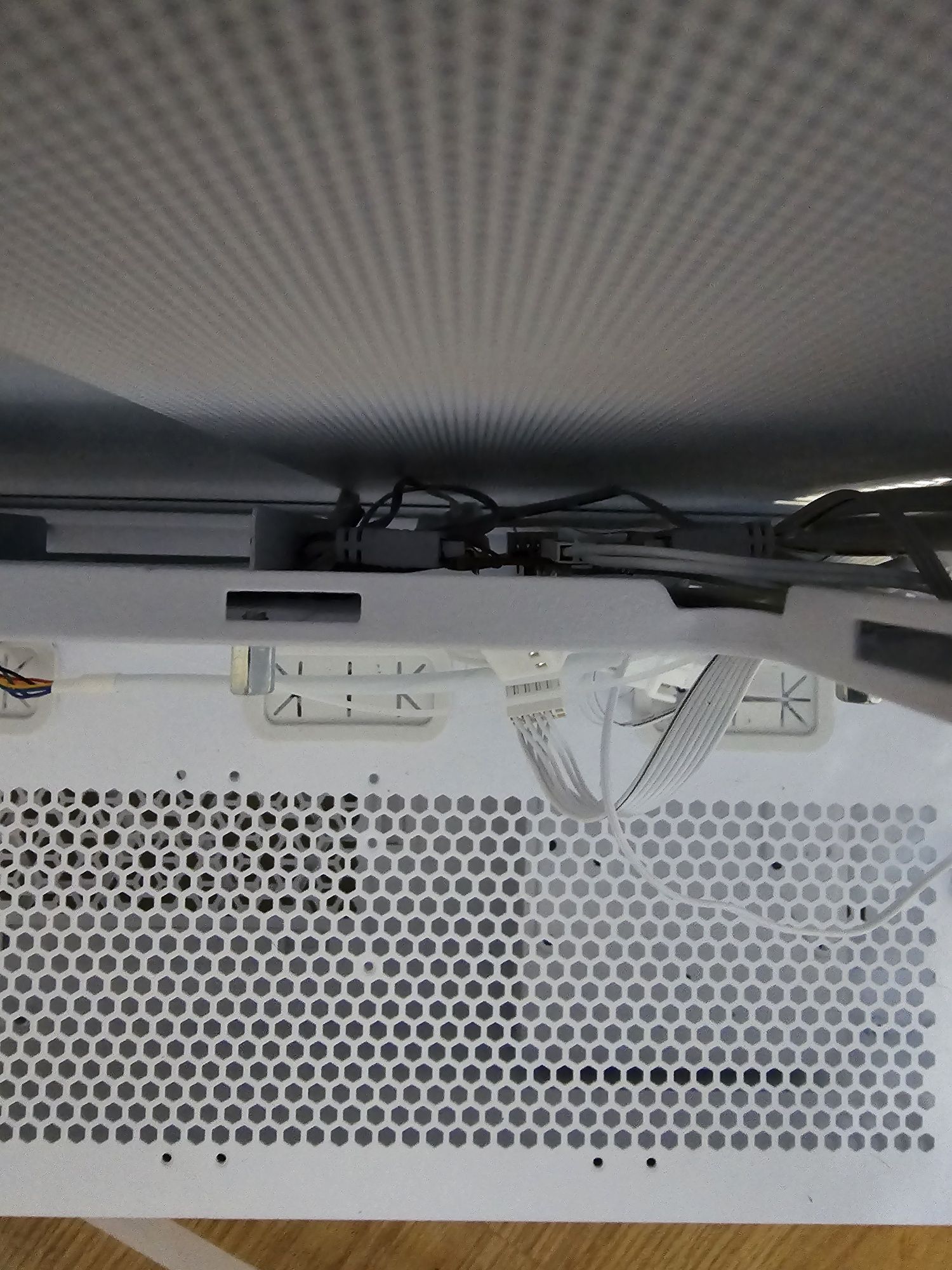 Caixa msi velox 100r c/caixa
