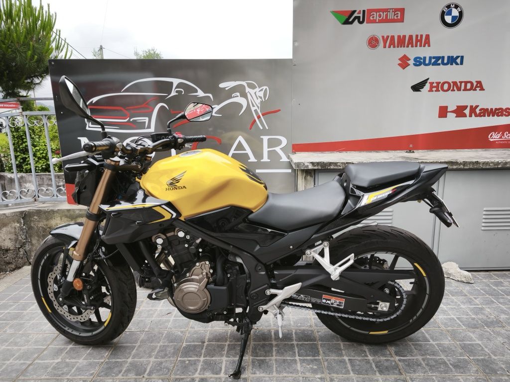 Honda modelo CB500F 2022
