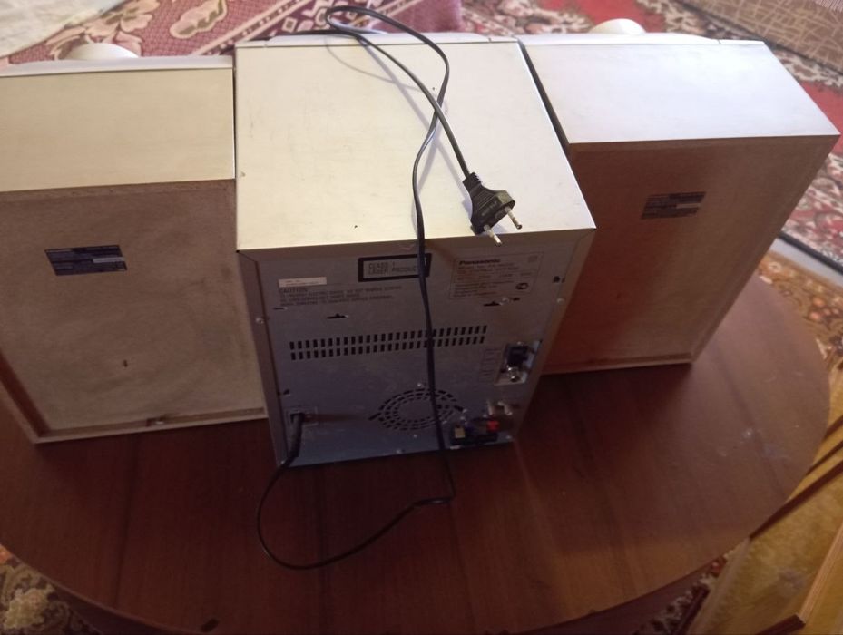 Музыкальный центр Panasonic SA AK 330 в рабочем состоянии.