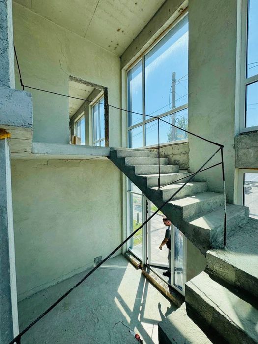 Оренда комерційного приміщення біля дороги Зелена