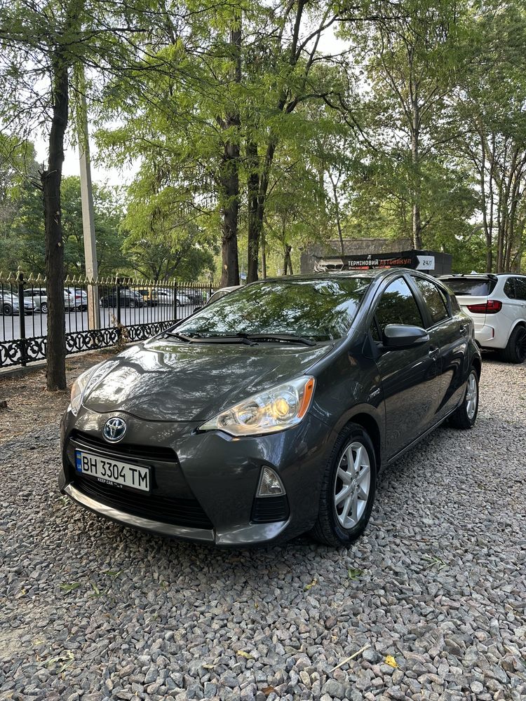 Toyota Prius C Автомат, расход 5 литров