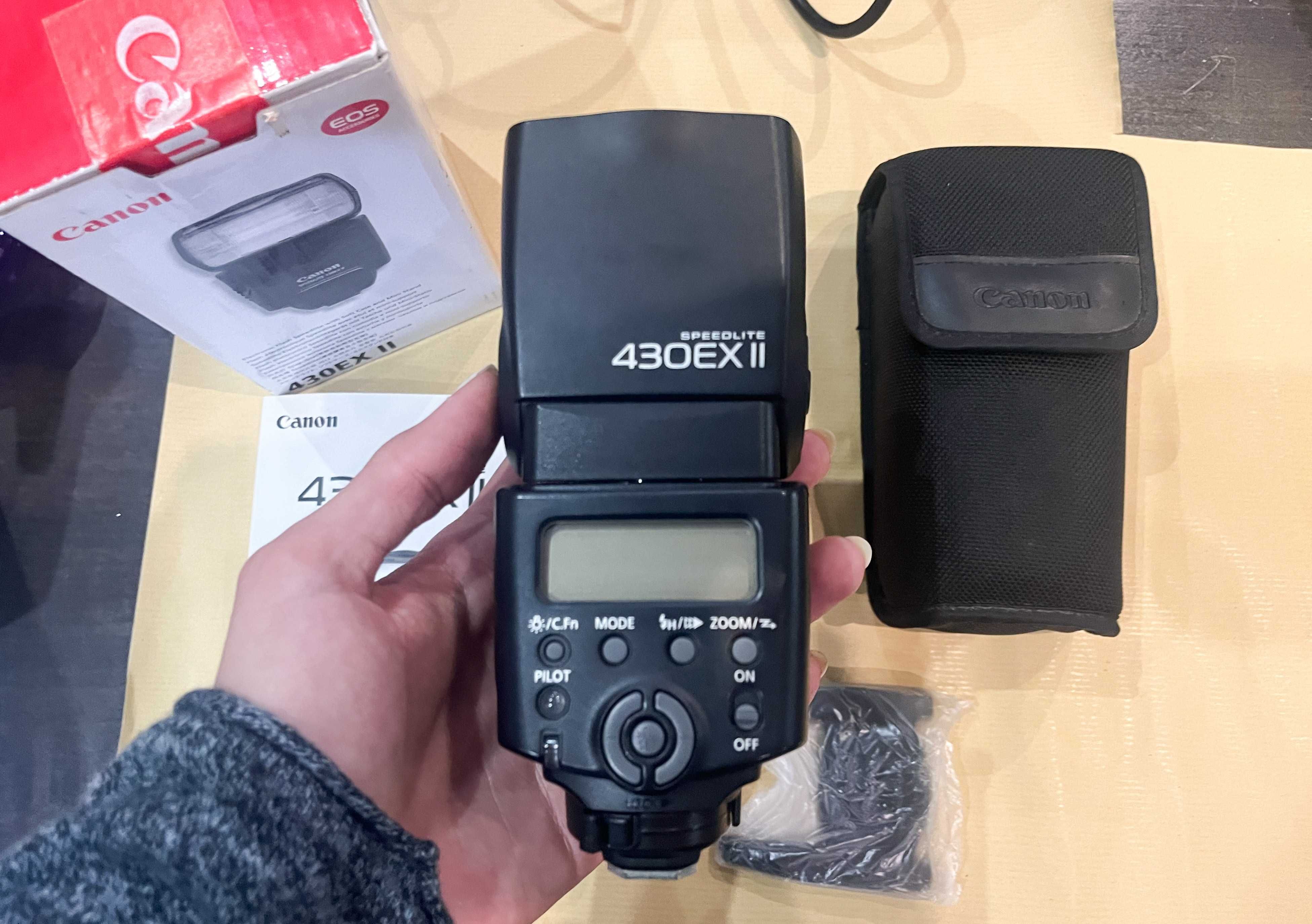 FLASH CANON  speedlite 430EX II - Com caixa, case, adaptador e manual