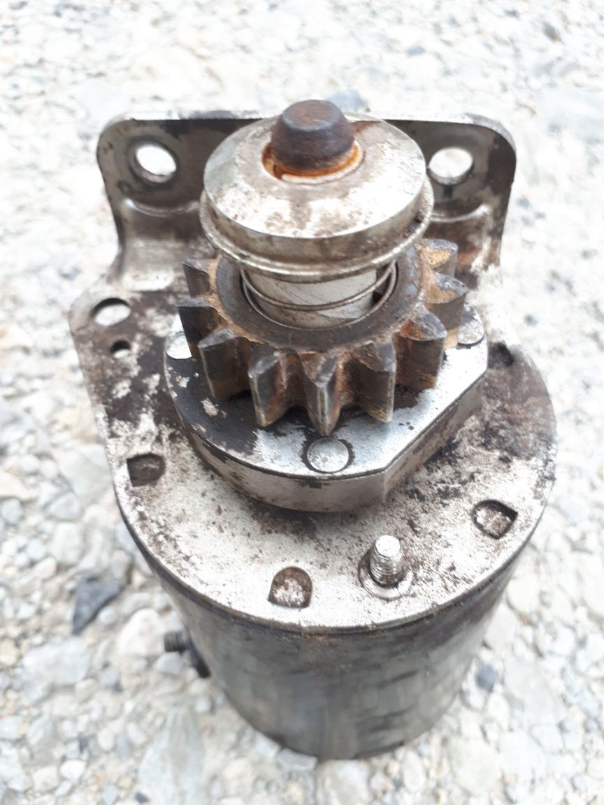 Rozrusznik do traktorka kosiarki Briggs Stratton  14 zębów