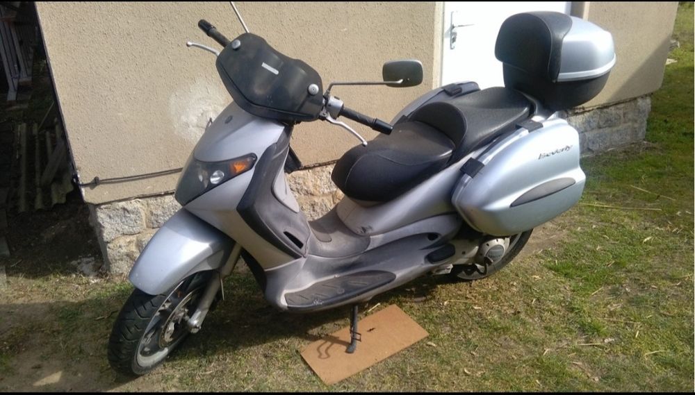 Piaggio 125 Beverly 2003 części lub cały
