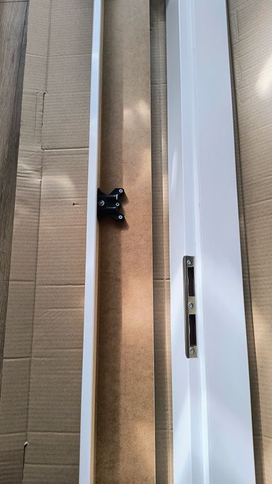 Ościeżnica regulowana 100-140. Prawa