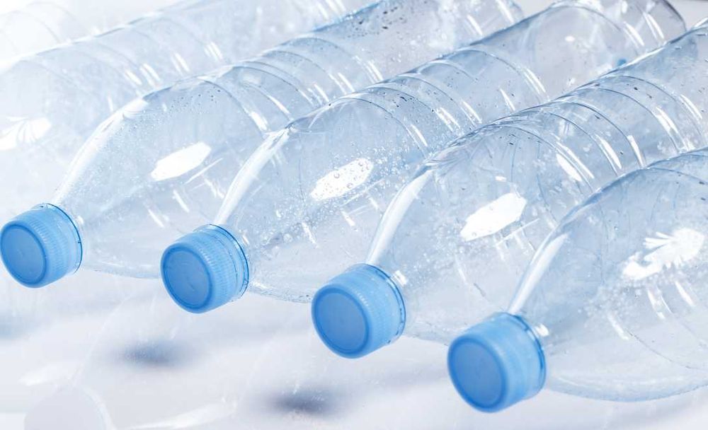 Бутылка пластиковая 1,5л и 2 л