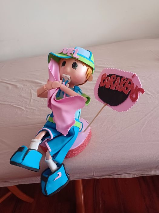 Boneco feito em Eva com nome Miguel