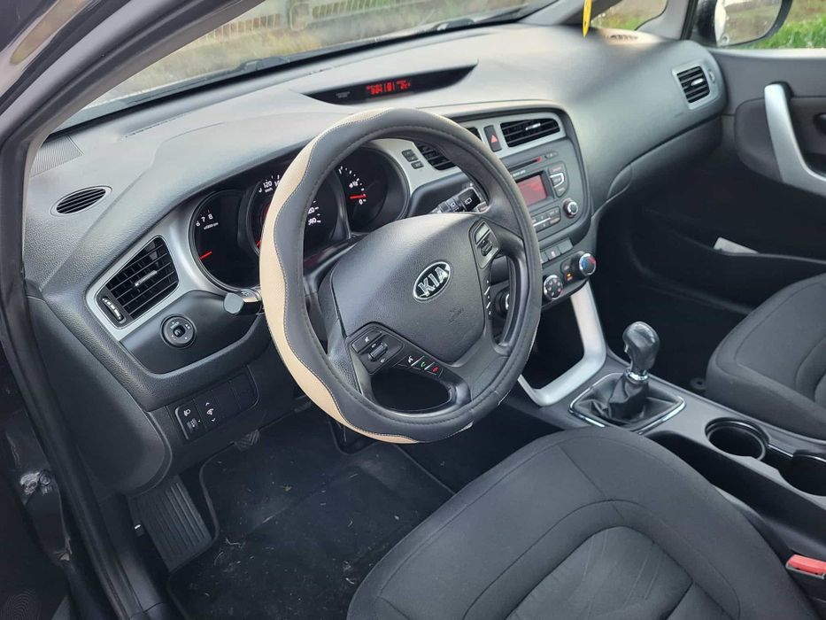 Kia ceed 1.4 bezwypadkowy książka serwisowa