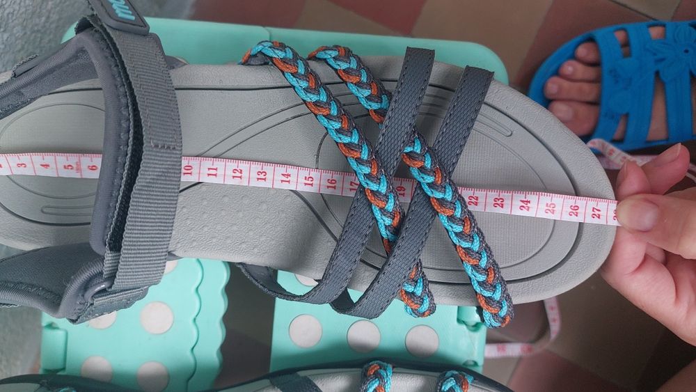 Жіночі босоніжки