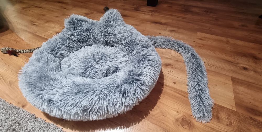 Pluszowe legowisko dla kota