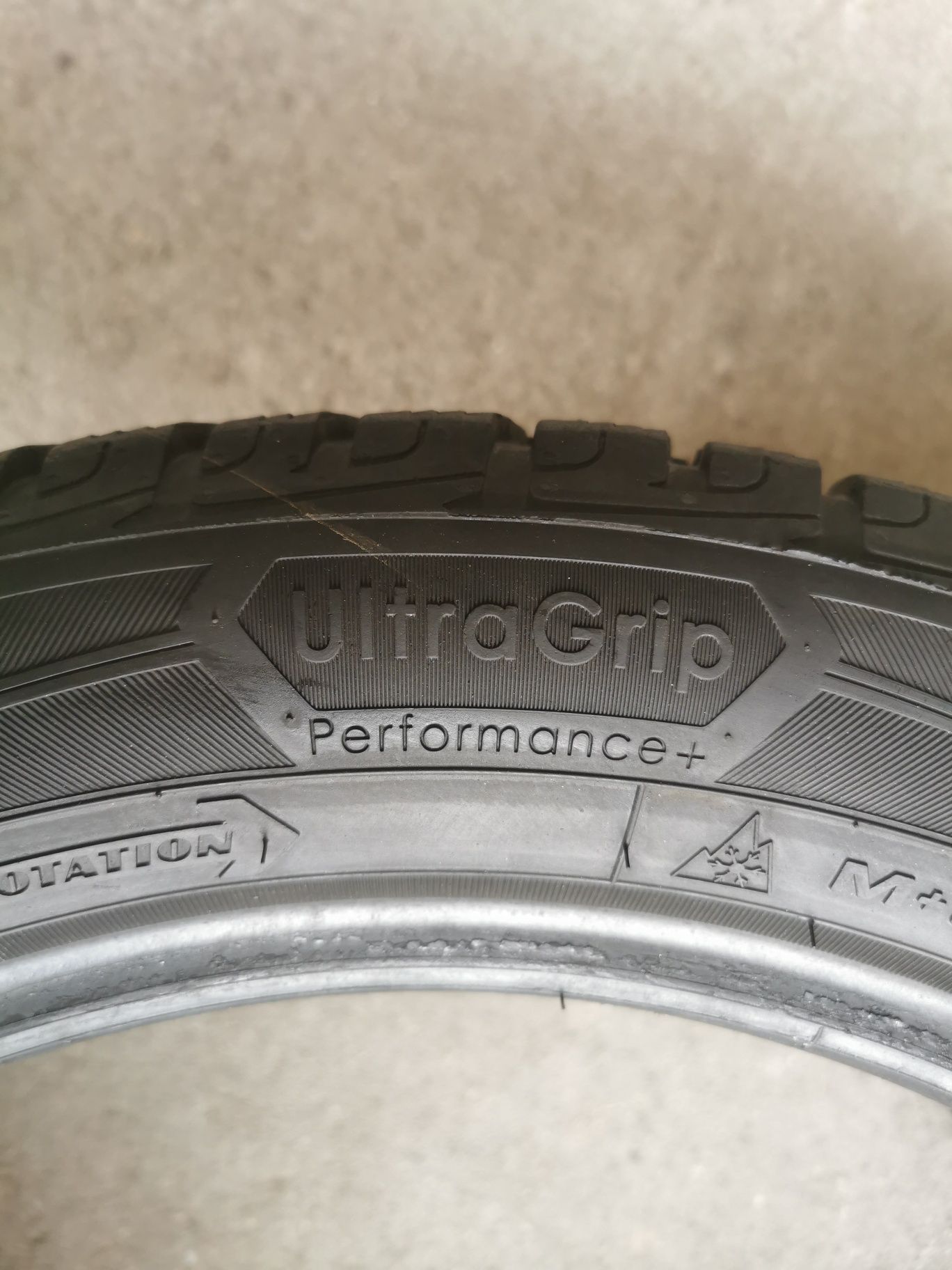 Opona 205/50R17 Goodyear UltraGrip Performance+ #61