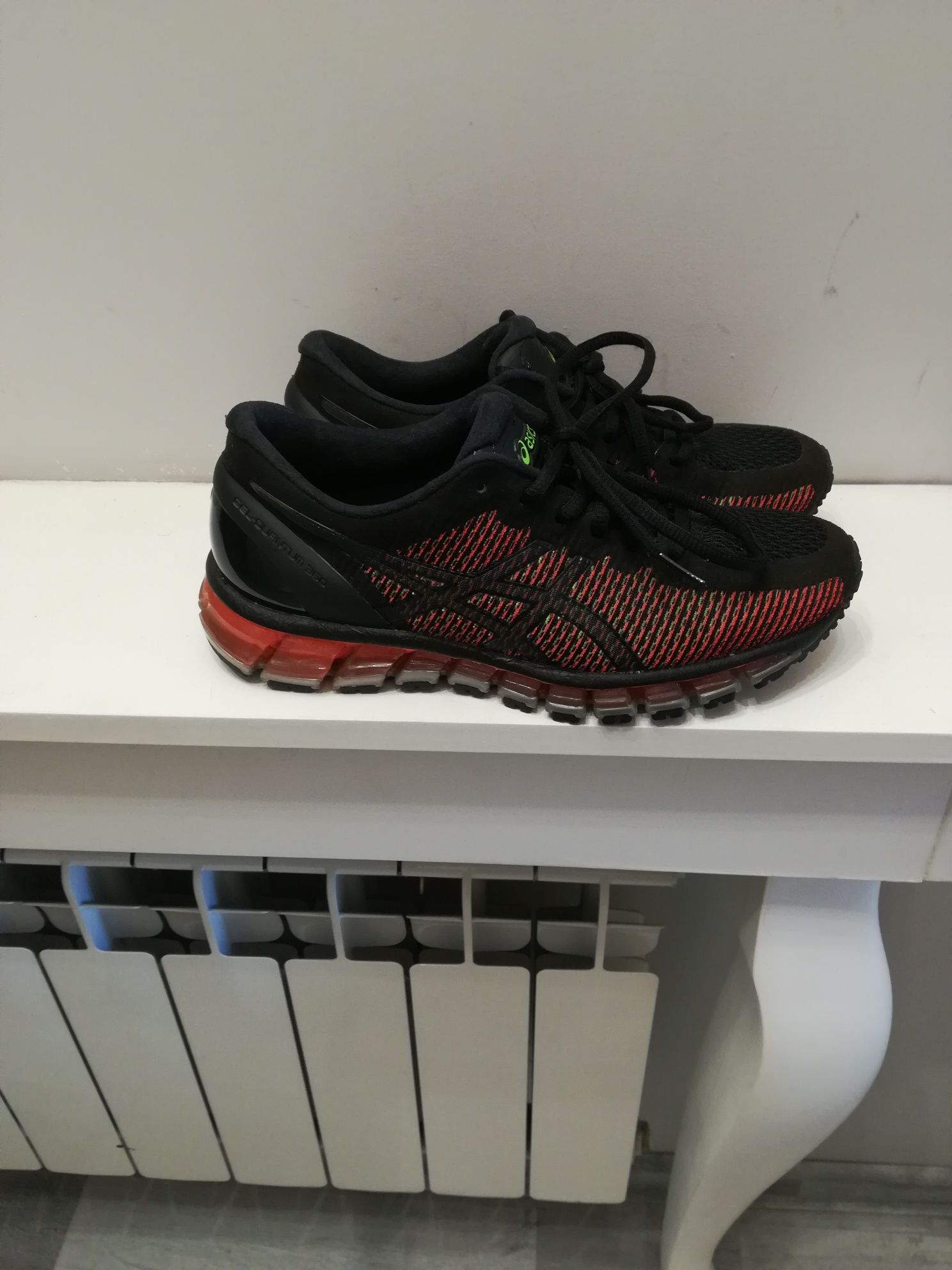 Buty do biegania Asics Gel-Ouantum damskie rozmiar 39.