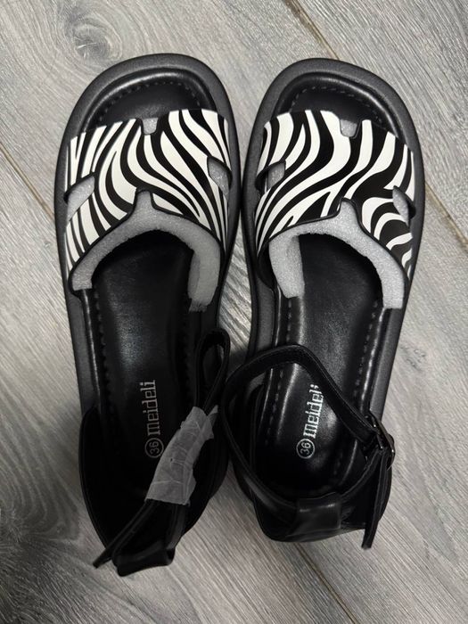 Нові босоніжки жіночі