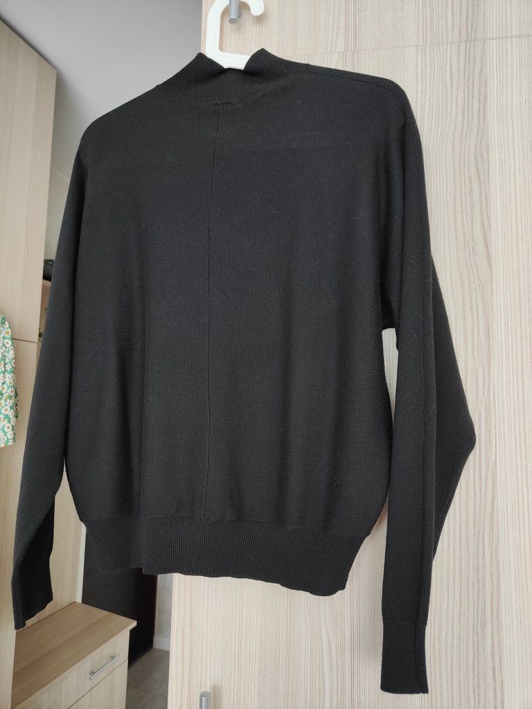 Czarny cienki sweter ze stójką, H&M, r. xS, z wiskozą, z wełną, lekki,