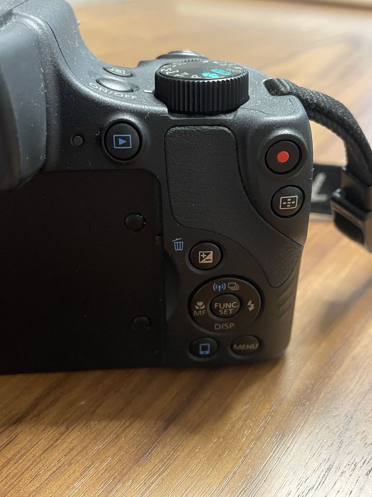 Canon SX 60 HS + Cartão memória- como nova