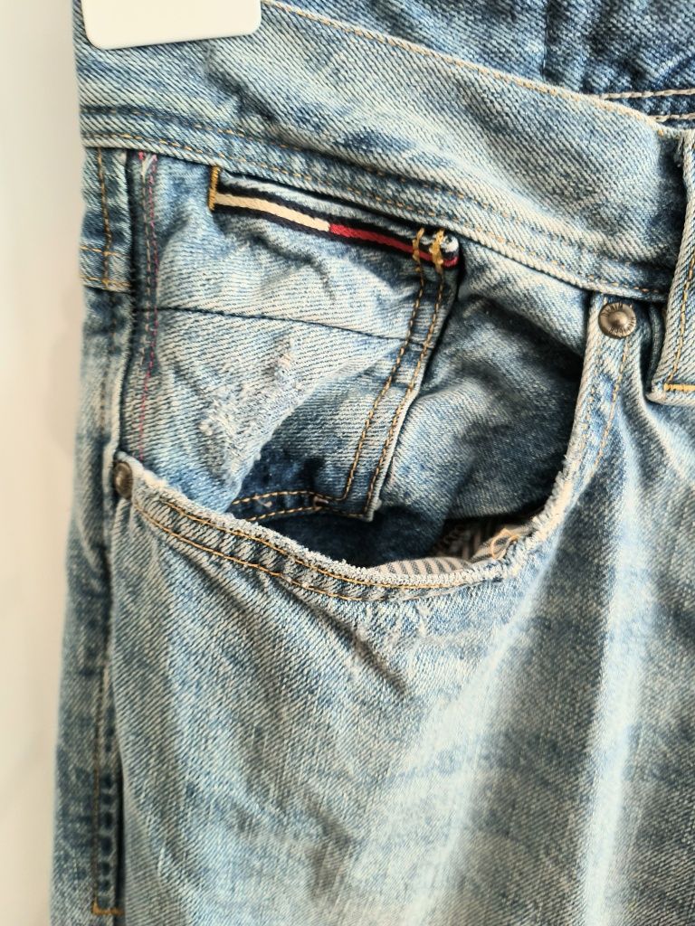Męskie jeansy Tommy Hilfiger Ronnie W30 L34