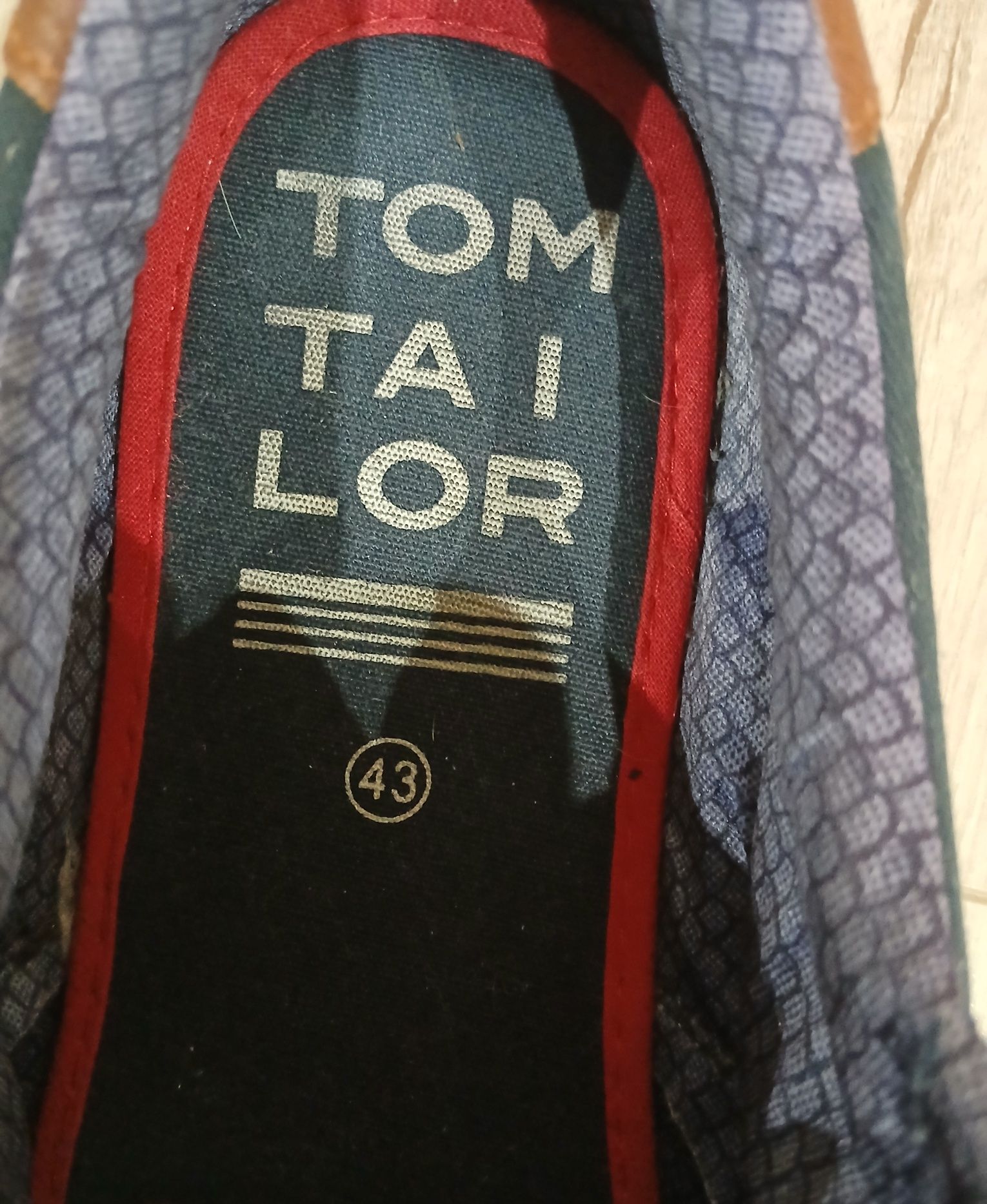 Tenisówki Tom Tailor -grsnstowe z brązowa skórą. Rozmiar wkładki 28cm