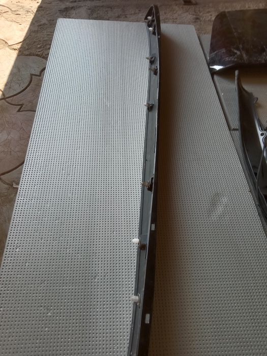 Накладка крышки багажника.Toyota rav4 19.20г