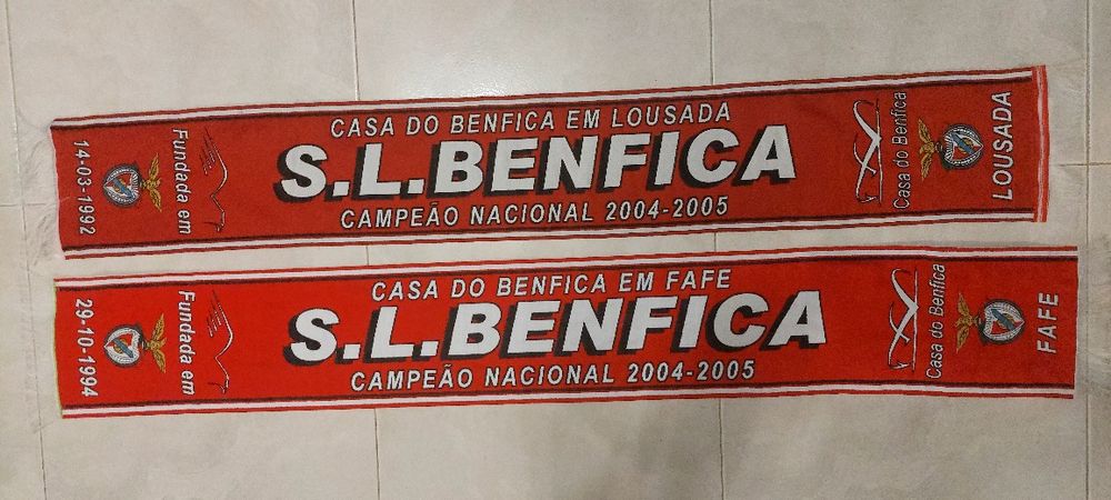 2 cachecois de casas do  Benfica