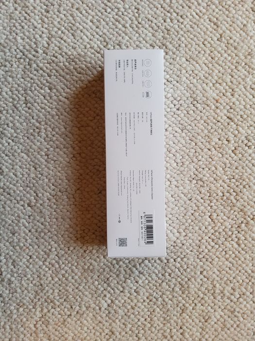 Peeling kawitacyjny odkurzacz usuwanie wągrów zaskórników skincare