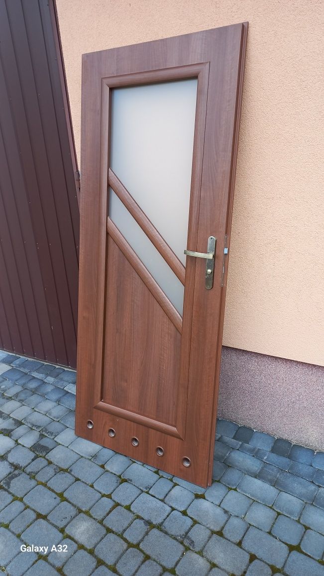 Drzwi wewnẹtrzne łazienkowe 80cm