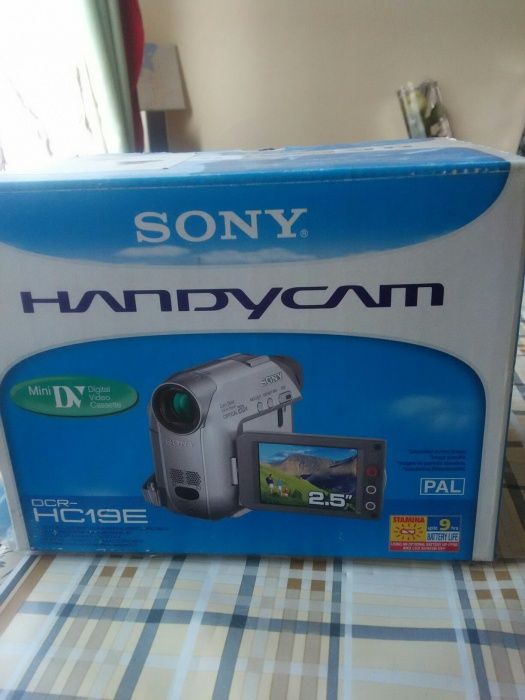 Продам видеокамеру Sony DCR-19E