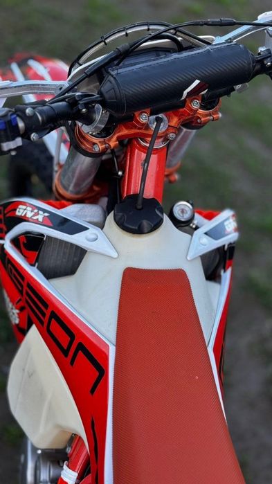 Мотоцикл Gnx300 2025 рік